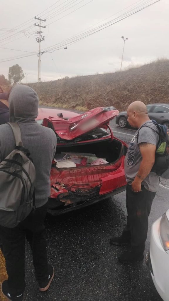 Regreso a clases deja choques y caos vial