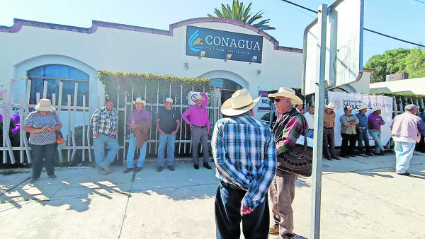 Liberan productores Oficinas de Conagua