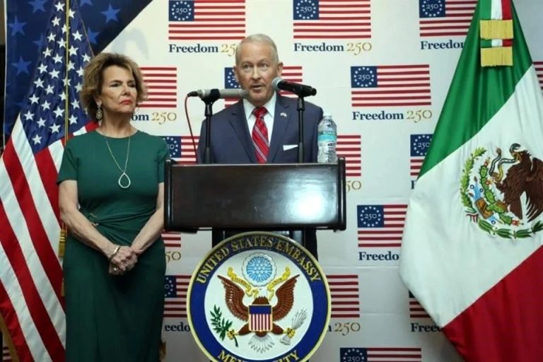 Pide Johnson colaboración y no rivalidad entre México y EU
