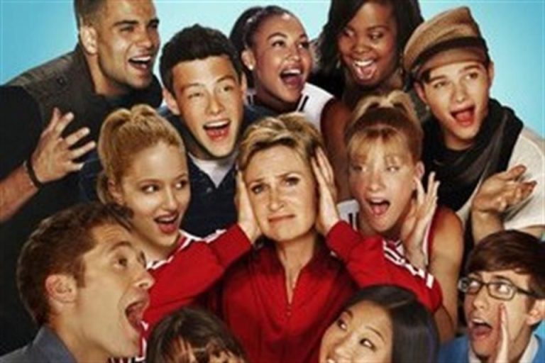 Confirma Ryan Murphy guion para reinicio de ‘Glee’