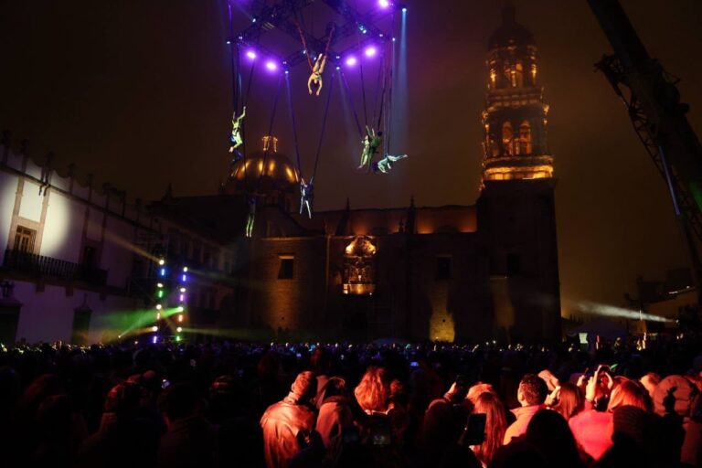 Inicia Teatro de Calle con expedición espacial Supernova