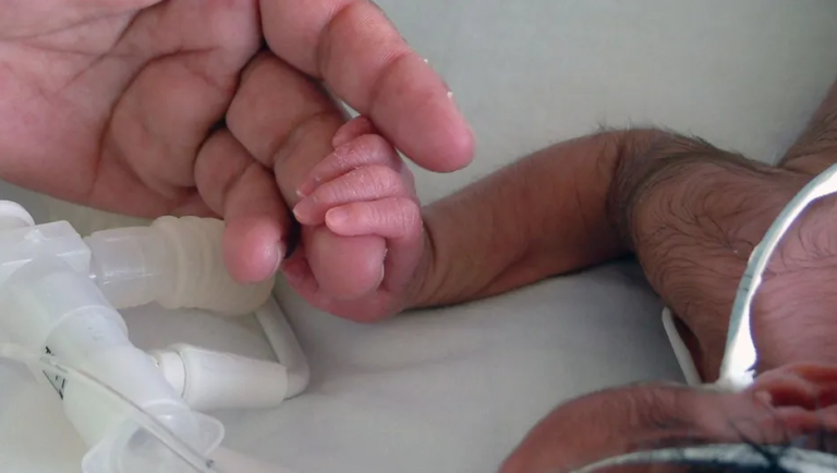 Dan apoyo a familias por muerte gestacional